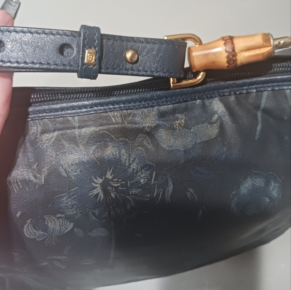 Authentic vintage Gucci with flour pattern shoulder bag - Picture 6 of 17